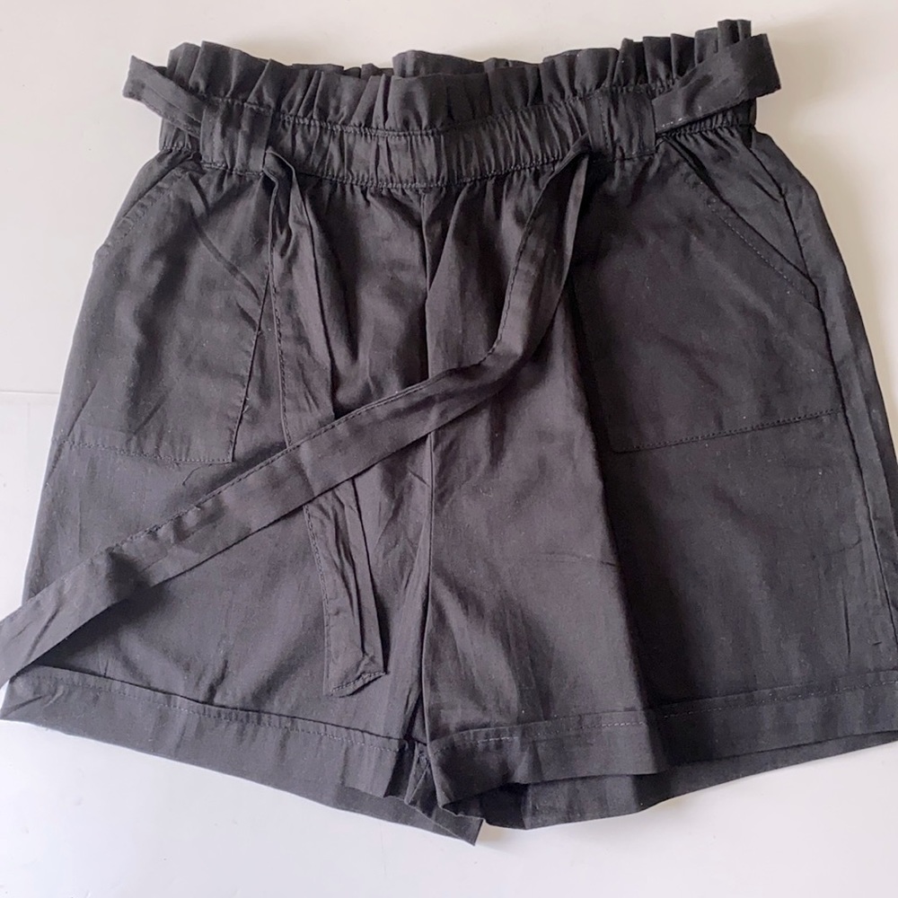Girls black elastic gather waist shorts size 14/16
